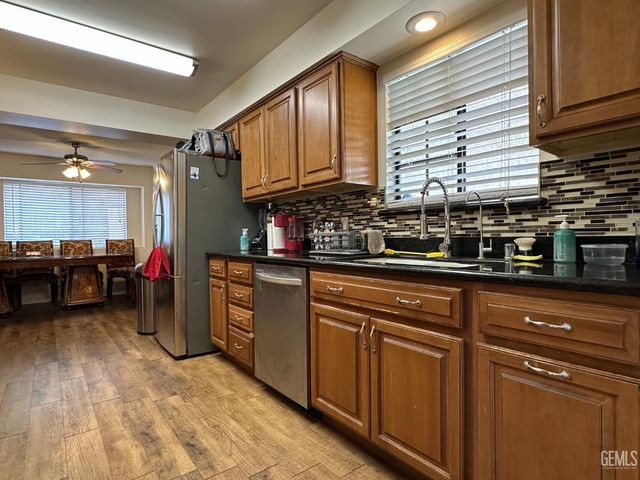 2825 Kootenay Court, Bakersfield, CA 93309