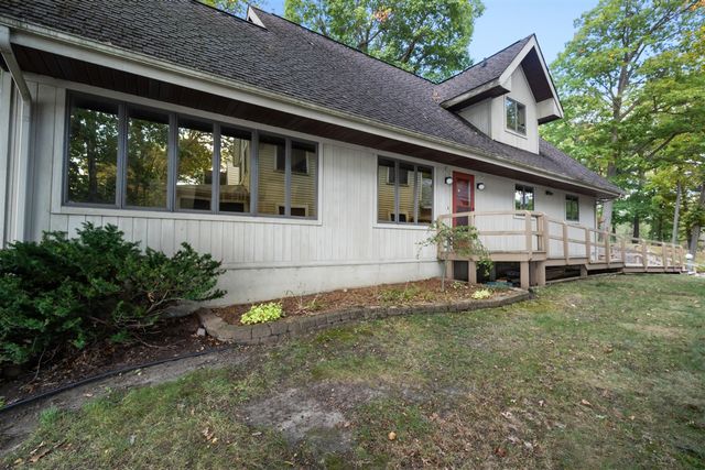 4276 Echo Cove, Manitou Beach, MI 49253