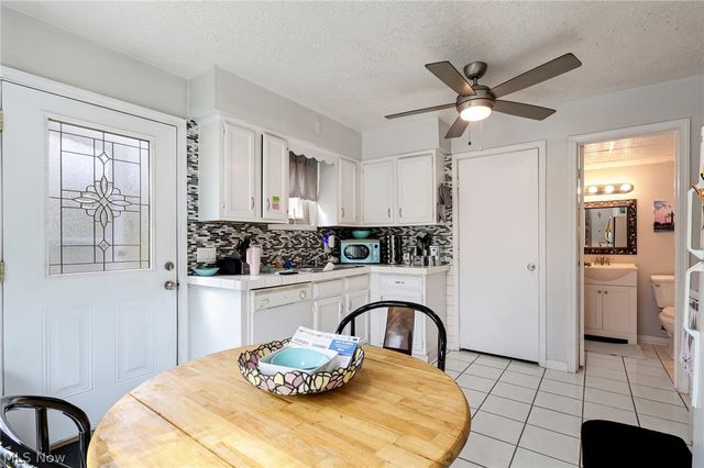 1886 James B Drive, Mcdonald, OH 44437