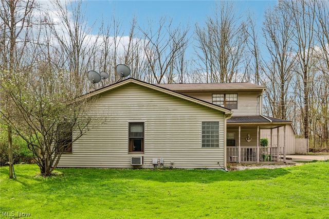 1886 James B Drive, Mcdonald, OH 44437