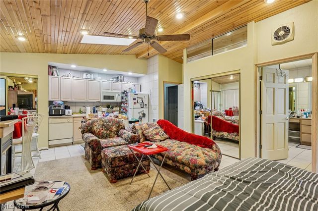 1886 James B Drive, Mcdonald, OH 44437