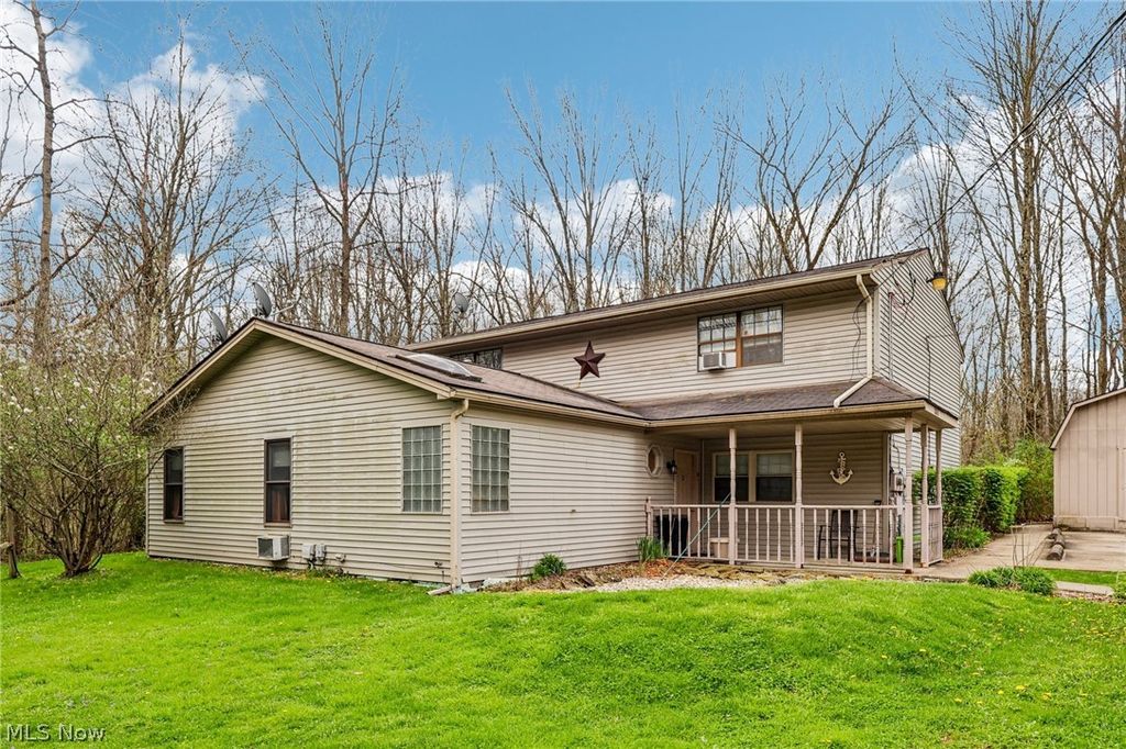 1886 James B Drive, Mcdonald, OH 44437