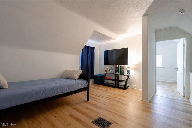 449 Palm Avenue, Akron, OH 44301