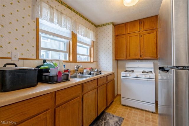 449 Palm Avenue, Akron, OH 44301