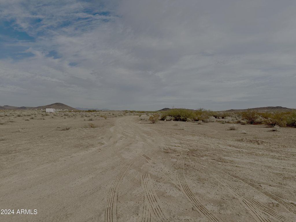 Image 8 of property listing at 0 S Wintersburg Road 5, Tonopah, AZ 85354