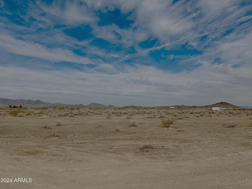 Image 9 of property listing at 0 S Wintersburg Road 5, Tonopah, AZ 85354
