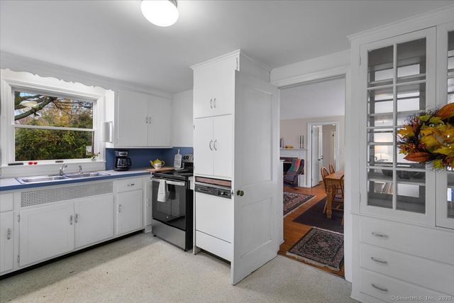 19 Armory Street, Hamden, CT 06517