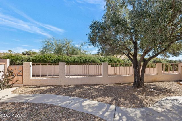 10604 N Laughing Coyote Way, Oro Valley, AZ 85737