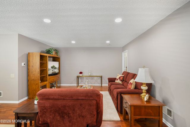 212 N Pondview Boulevard 212, Monroe, NJ 08831