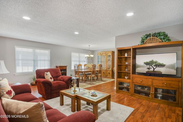 212 N Pondview Boulevard 212, Monroe, NJ 08831