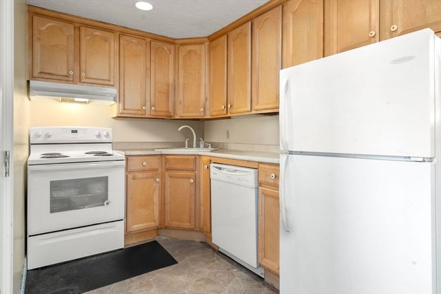 10 Holman Street C, Attleboro, MA 02703