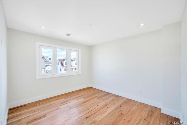 28 S Elm Street, Hicksville, NY 11801