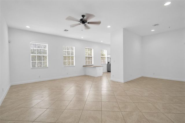 6809 N Lakeside Circle 101, Davie, FL 33314