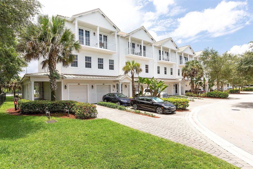 6809 N Lakeside Circle 101, Davie, FL 33314