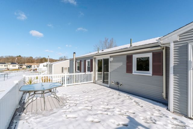 91 Knollwood Cir, Holyoke, MA 01040