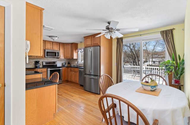 91 Knollwood Cir, Holyoke, MA 01040