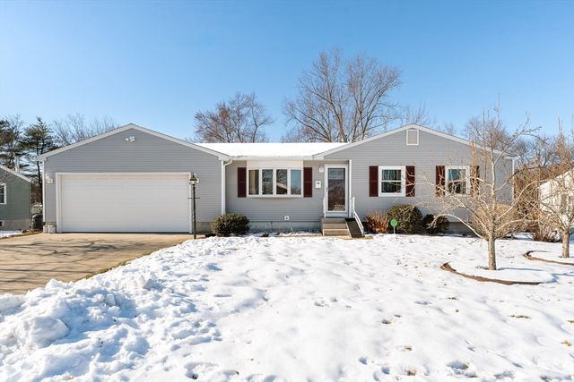 91 Knollwood Cir, Holyoke, MA 01040