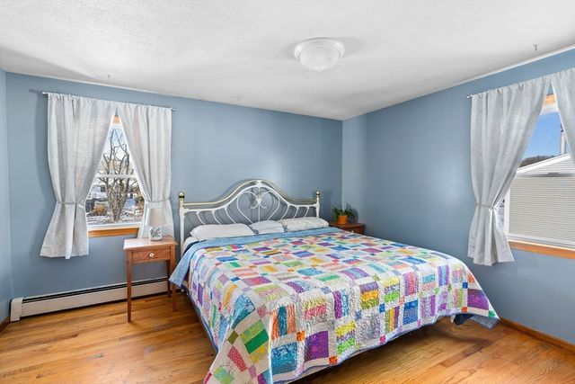 91 Knollwood Cir, Holyoke, MA 01040