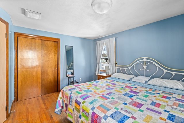 91 Knollwood Cir, Holyoke, MA 01040