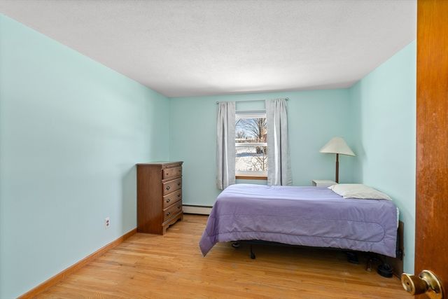 91 Knollwood Cir, Holyoke, MA 01040