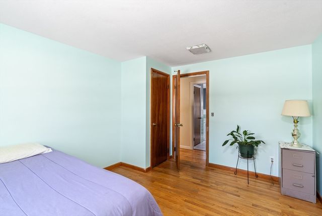 91 Knollwood Cir, Holyoke, MA 01040