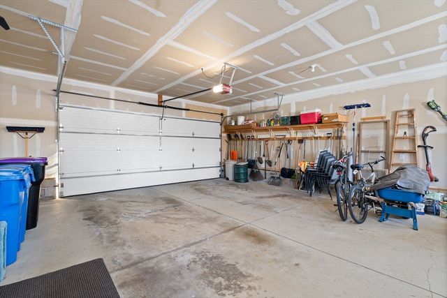 91 Knollwood Cir, Holyoke, MA 01040