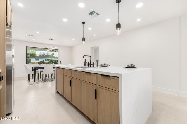 3247 E SHERIDAN Street, Phoenix, AZ 85008