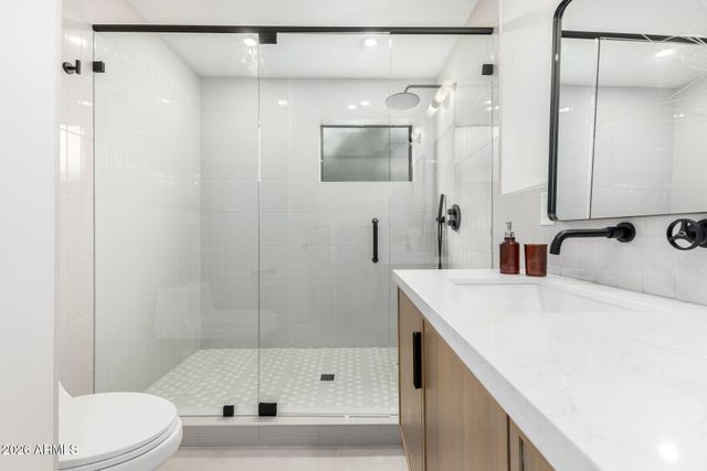 3247 E SHERIDAN Street, Phoenix, AZ 85008