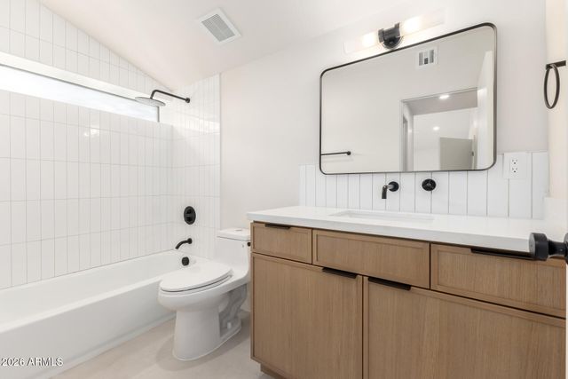 3247 E SHERIDAN Street, Phoenix, AZ 85008