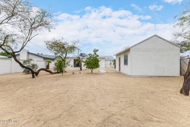 3247 E SHERIDAN Street, Phoenix, AZ 85008