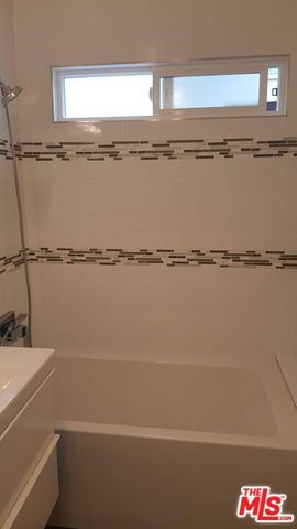 635 N Beachwood Drive, Los Angeles, CA 90004