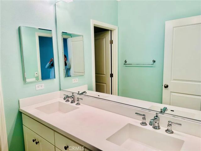 102 Chestnut Grove, Irvine, CA 92620