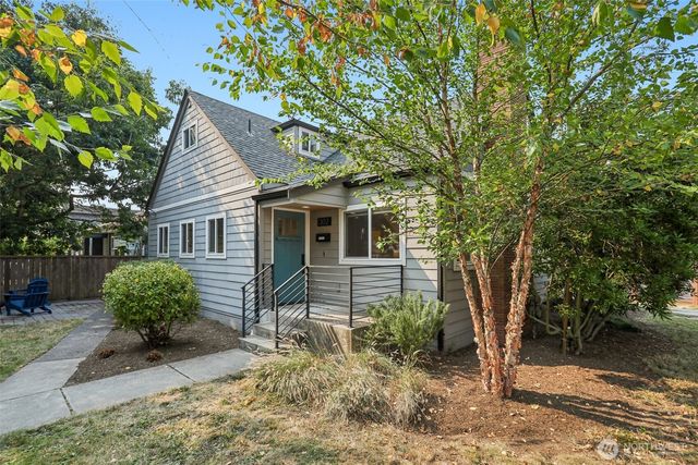 1302 NW 90th Street, Seattle, WA 98117