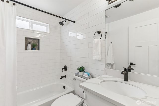1302 NW 90th Street, Seattle, WA 98117