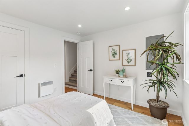 1302 NW 90th Street, Seattle, WA 98117