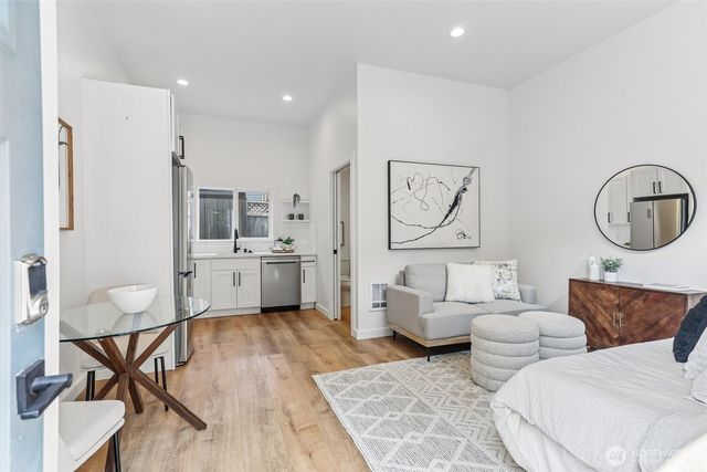 1302 NW 90th Street, Seattle, WA 98117