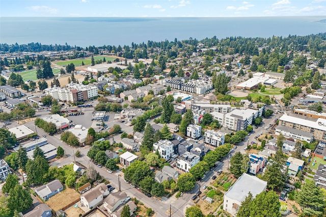 1302 NW 90th Street, Seattle, WA 98117