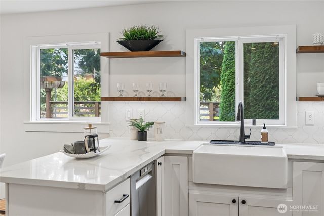 1302 NW 90th Street, Seattle, WA 98117