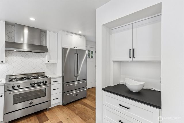 1302 NW 90th Street, Seattle, WA 98117