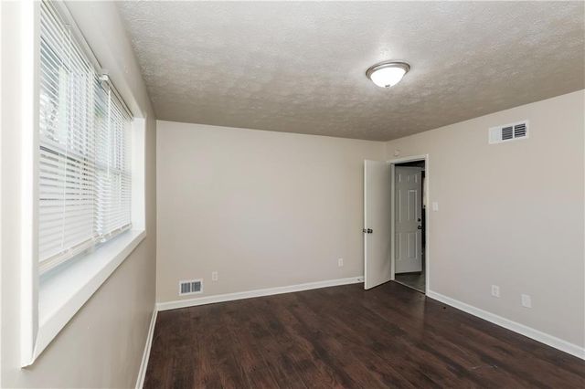 370 Valiant Lane, Riverdale, GA 30274