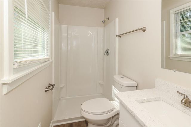 370 Valiant Lane, Riverdale, GA 30274