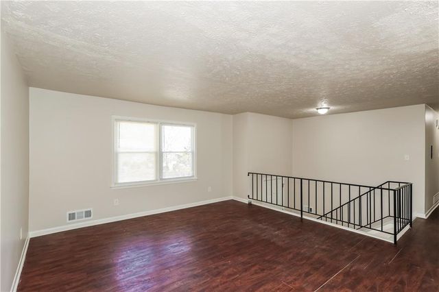 370 Valiant Lane, Riverdale, GA 30274