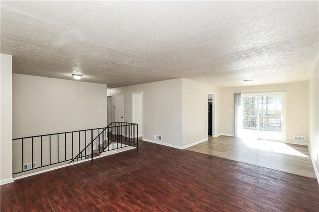 370 Valiant Lane, Riverdale, GA 30274