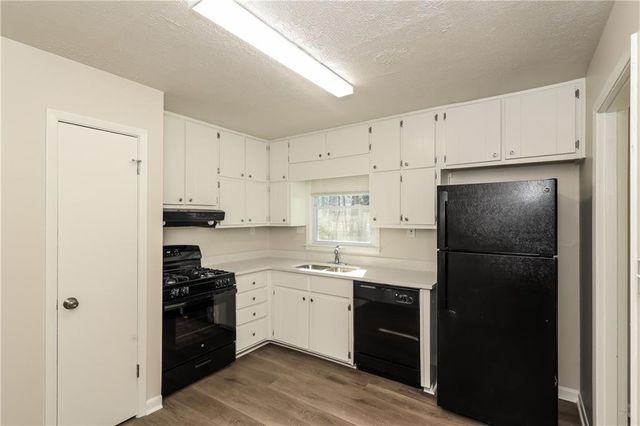 370 Valiant Lane, Riverdale, GA 30274