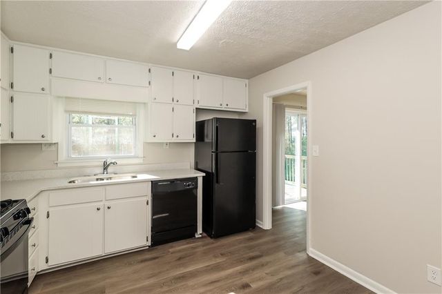 370 Valiant Lane, Riverdale, GA 30274