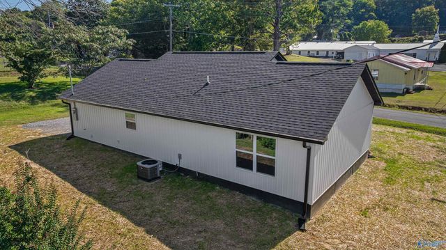 1400 Sanders Avenue NE, Fort Payne, AL 35967