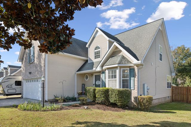 1524 Quantum Ct, Murfreesboro, TN 37128
