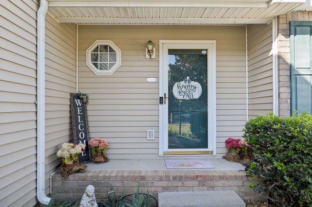 1524 Quantum Ct, Murfreesboro, TN 37128