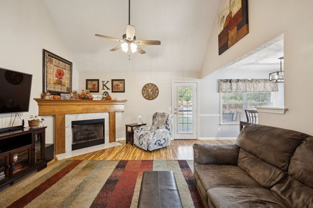 1524 Quantum Ct, Murfreesboro, TN 37128