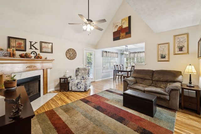 1524 Quantum Ct, Murfreesboro, TN 37128